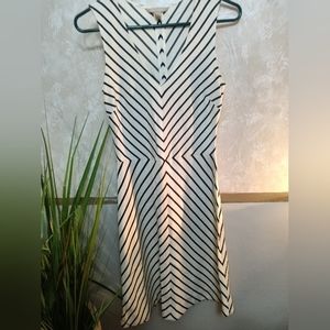 Banana Republic white and navy stripe dress